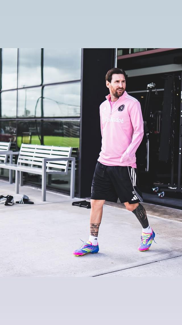 傷愈復出梅西曬出走向訓練場照片AG真人游戲第一品牌接近迎來(圖1)